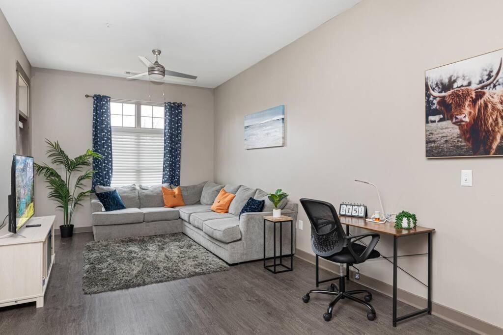 Uptown Elegance Gym, Pool, Wine Apartment Charlotte Exterior photo